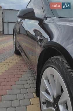 Седан Tesla Model 3 2021 в Виннице