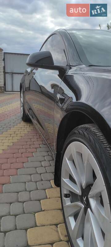 Седан Tesla Model 3 2021 в Виннице