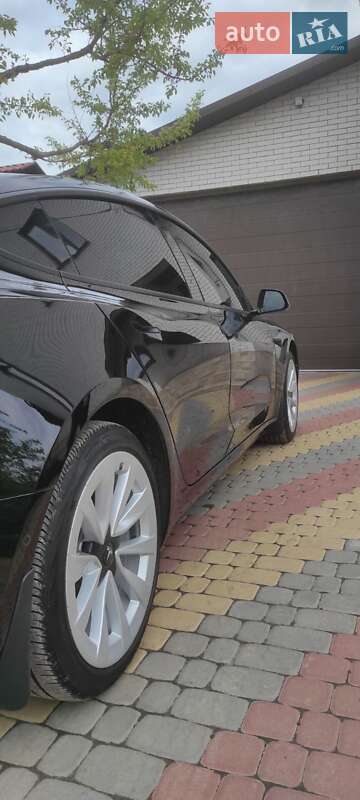 Седан Tesla Model 3 2021 в Виннице