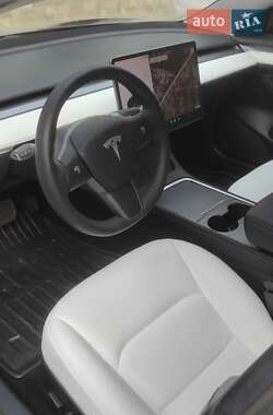 Седан Tesla Model 3 2021 в 