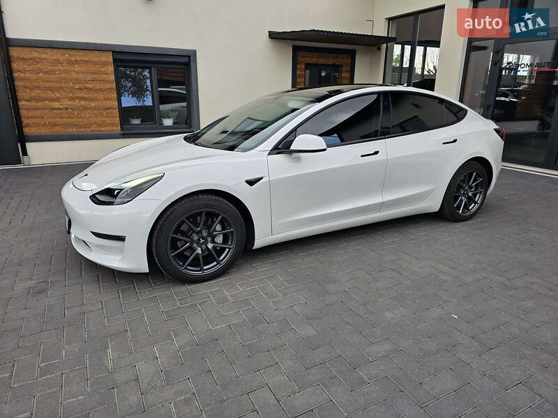 Tesla Model 3 2021