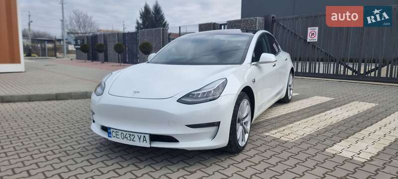 Tesla Model 3 2020