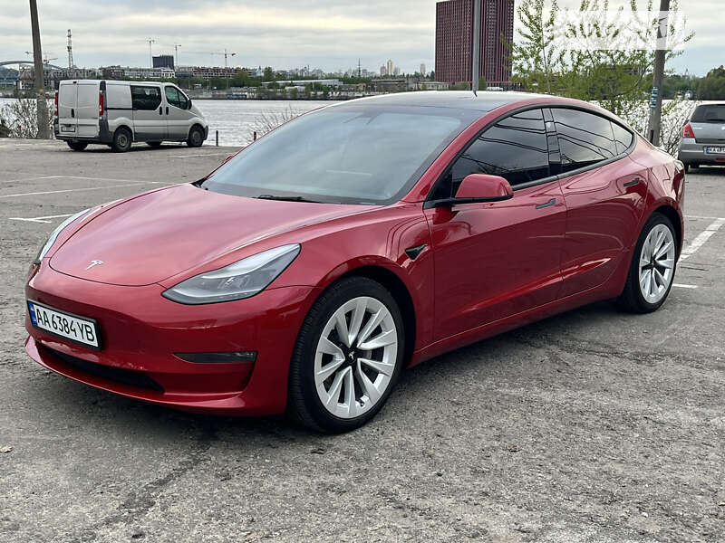 Седан Tesla Model 3 2022 в Києві
