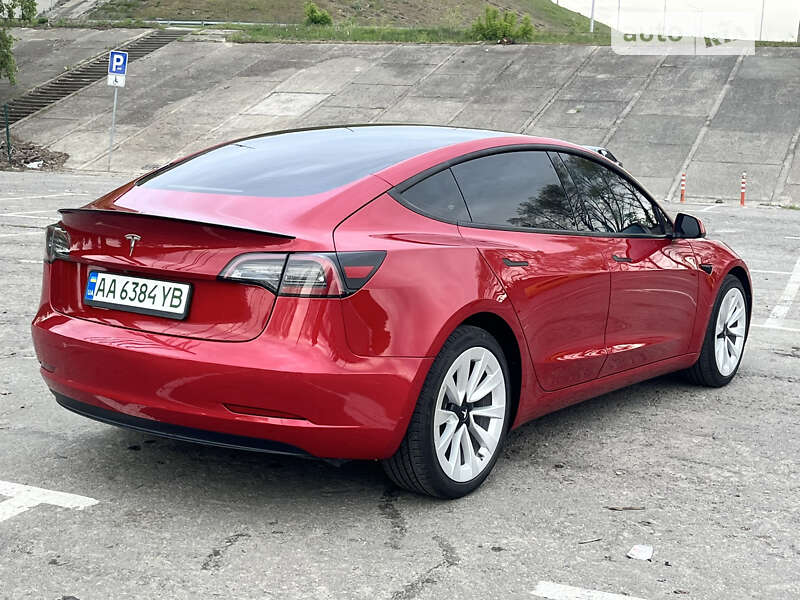 Седан Tesla Model 3 2022 в Києві