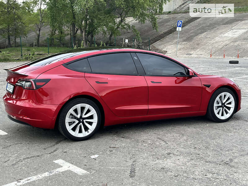 Седан Tesla Model 3 2022 в Києві