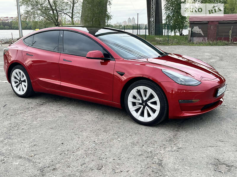 Седан Tesla Model 3 2022 в Києві