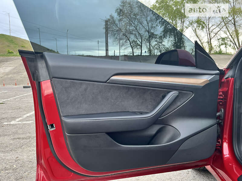 Седан Tesla Model 3 2022 в Києві