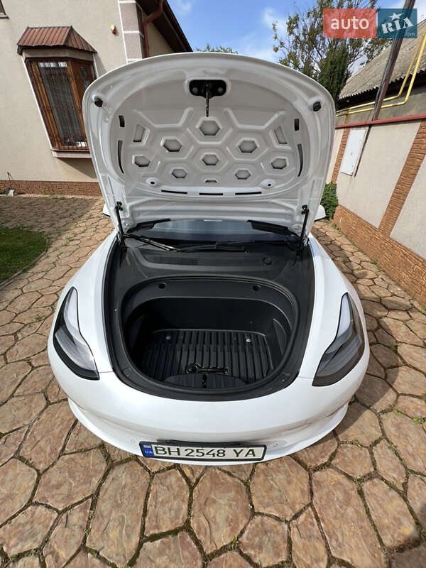 Седан Tesla Model 3 2021 в Одессе