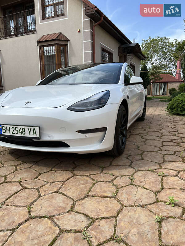 Седан Tesla Model 3 2021 в Одессе
