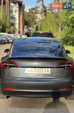 Седан Tesla Model 3 2021 в Киеве