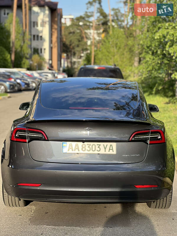 Седан Tesla Model 3 2021 в Києві