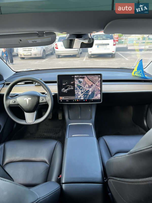 Седан Tesla Model 3 2021 в Києві
