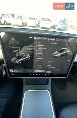 Седан Tesla Model 3 2021 в Киеве