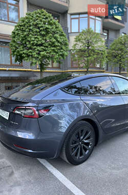 Седан Tesla Model 3 2021 в Киеве