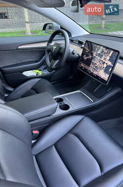 Седан Tesla Model 3 2021 в 
