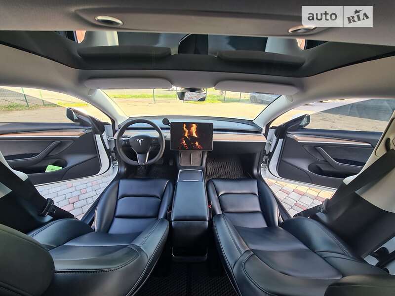 Седан Tesla Model 3 2021 в Виннице