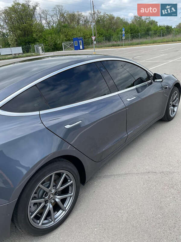 Седан Tesla Model 3 2020 в Запоріжжі
