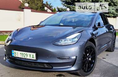 Седан Tesla Model 3 2022 в Полтаві