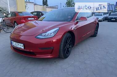 Седан Tesla Model 3 2020 в Львове