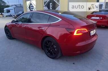 Седан Tesla Model 3 2020 в Львове