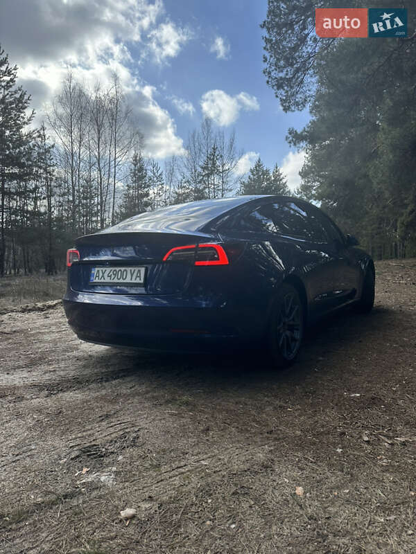 Седан Tesla Model 3 2020 в Киеве