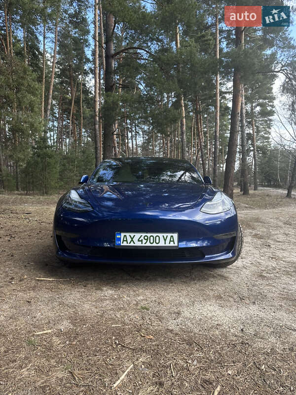 Седан Tesla Model 3 2020 в Києві