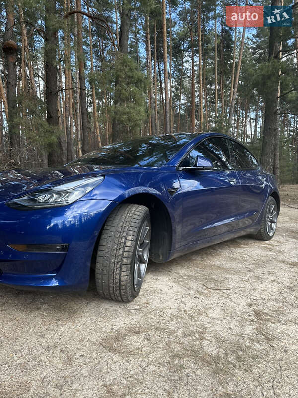 Седан Tesla Model 3 2020 в Киеве