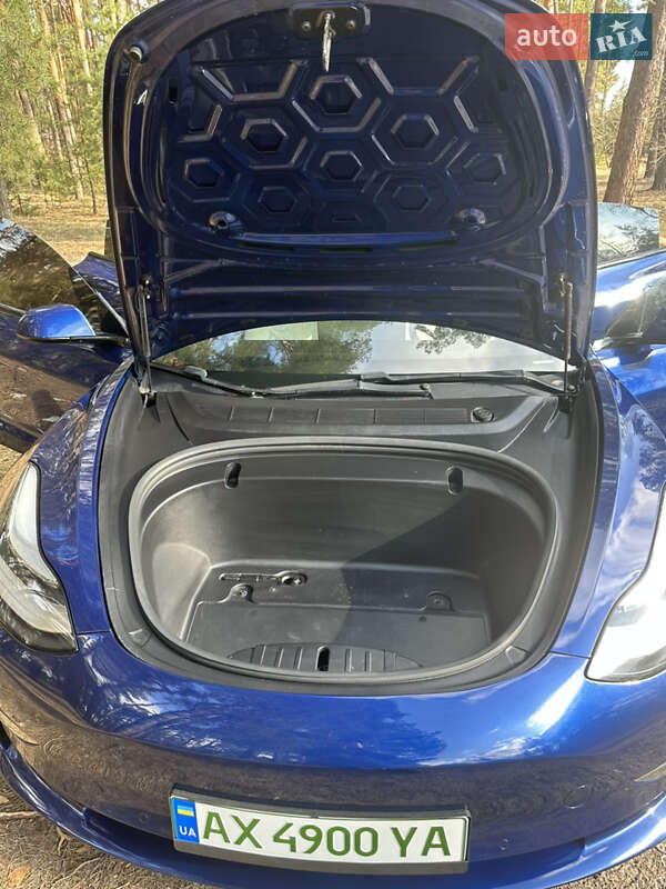 Седан Tesla Model 3 2020 в Киеве