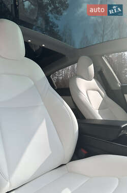 Седан Tesla Model 3 2020 в Киеве