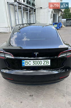 Седан Tesla Model 3 2019 в Львове