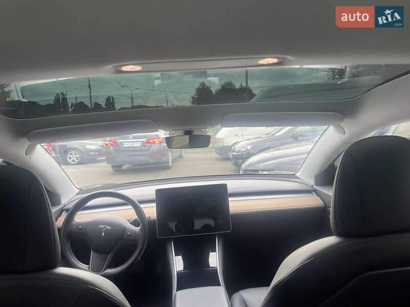 Седан Tesla Model 3 2018 в Києві