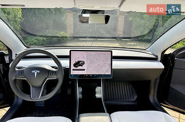 Седан Tesla Model 3 2019 в Ровно