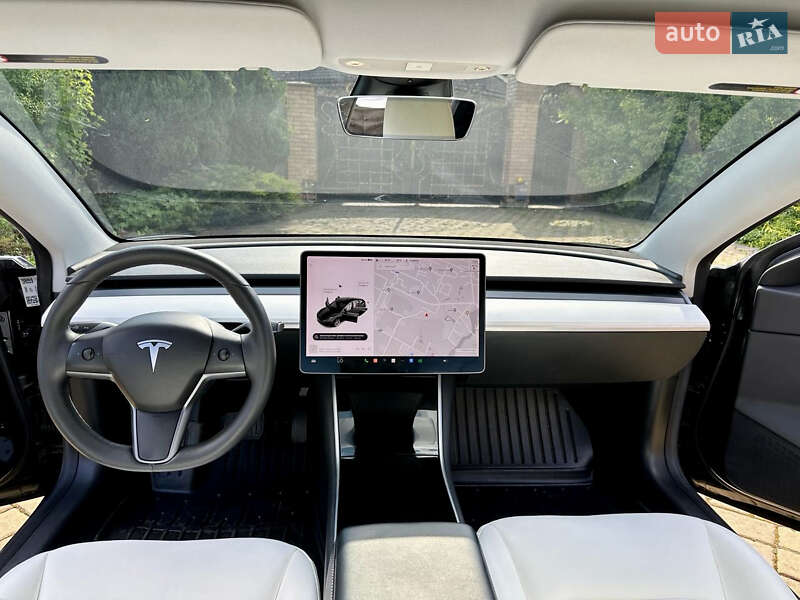 Седан Tesla Model 3 2019 в Рівному