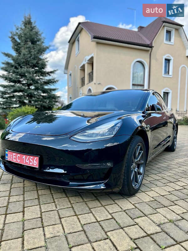 Tesla Model 3 2019