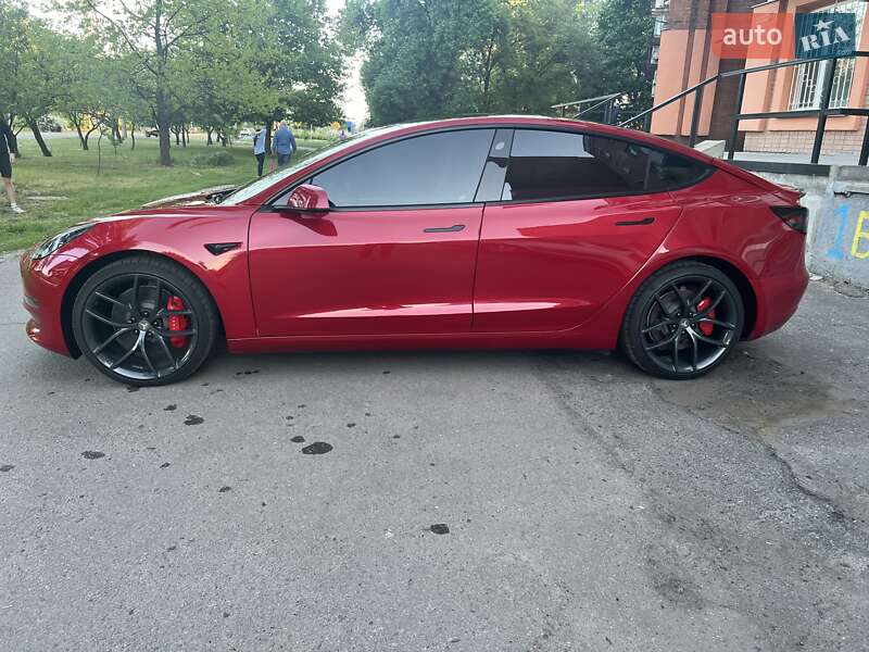 Седан Tesla Model 3 2021 в Полтаві
