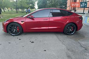 Седан Tesla Model 3 2021 в 