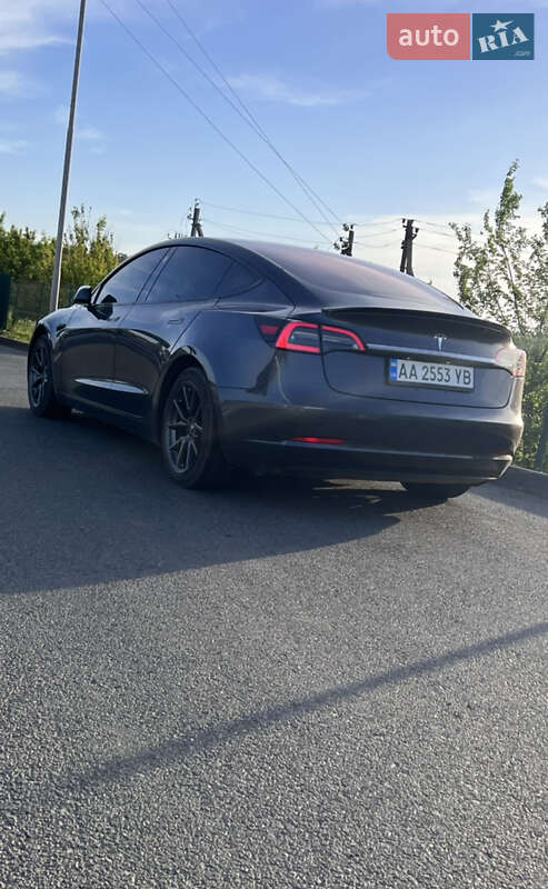 Седан Tesla Model 3 2018 в Києві