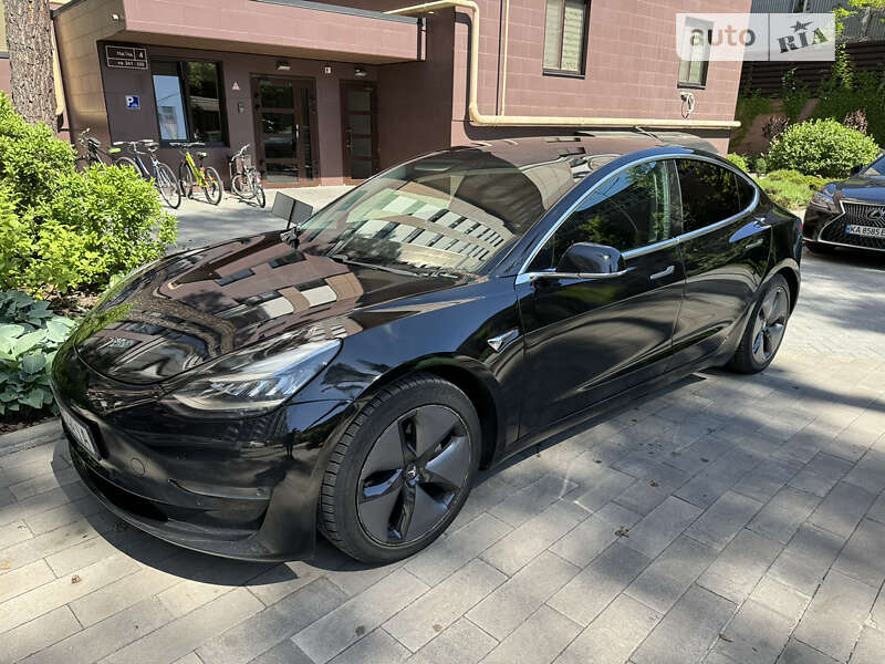 Седан Tesla Model 3 2019 в Білій Церкві