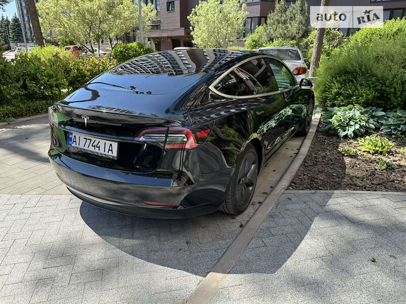 Седан Tesla Model 3 2019 в Білій Церкві