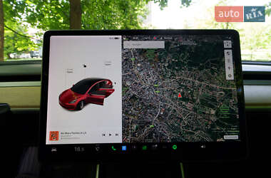 Седан Tesla Model 3 2018 в Львове