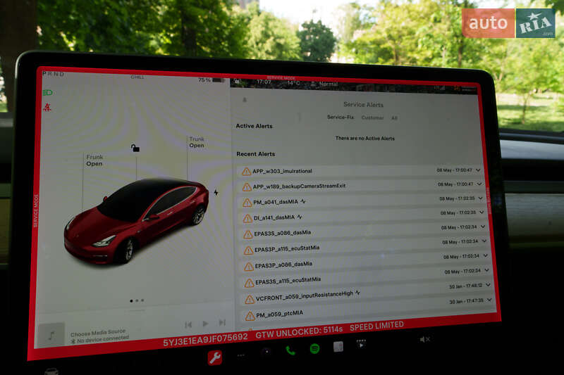 Седан Tesla Model 3 2018 в Львове