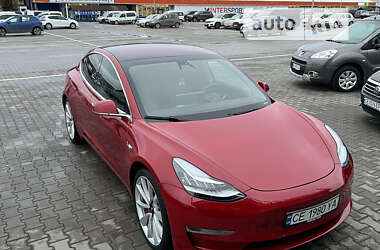 Седан Tesla Model 3 2019 в Черновцах