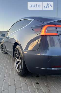 Седан Tesla Model 3 2020 в Львове