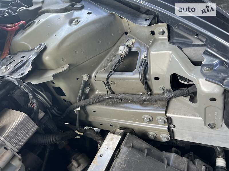 Седан Tesla Model 3 2020 в Львове