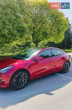 Седан Tesla Model 3 2022 в Ровно
