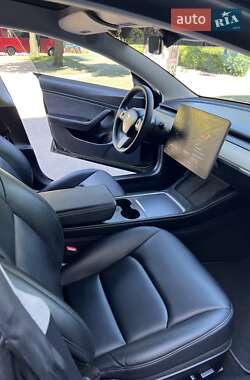 Седан Tesla Model 3 2021 в Каменском