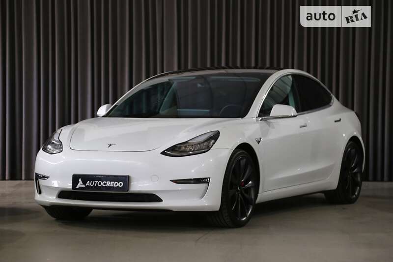 Седан Tesla Model 3 2019 в Києві