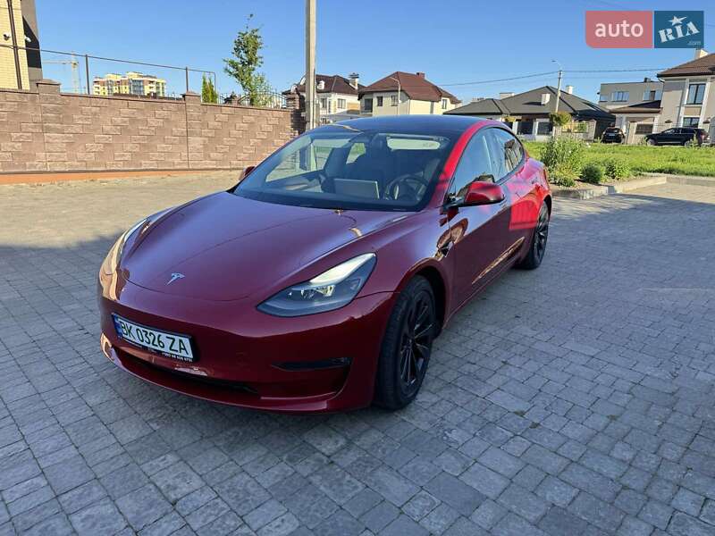 Седан Tesla Model 3 2022 в Рівному