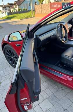 Седан Tesla Model 3 2022 в Ровно