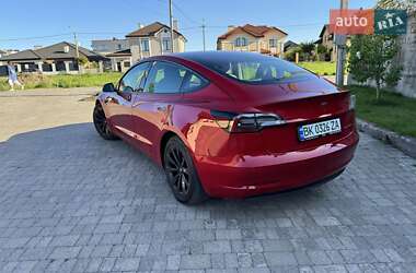 Седан Tesla Model 3 2022 в Ровно